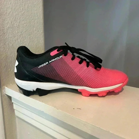 Under Armour Boys Leadoff Low RM 1297316-002 Pink Baseball Cleats Shoes Size 3Y - Picture 5 of 11